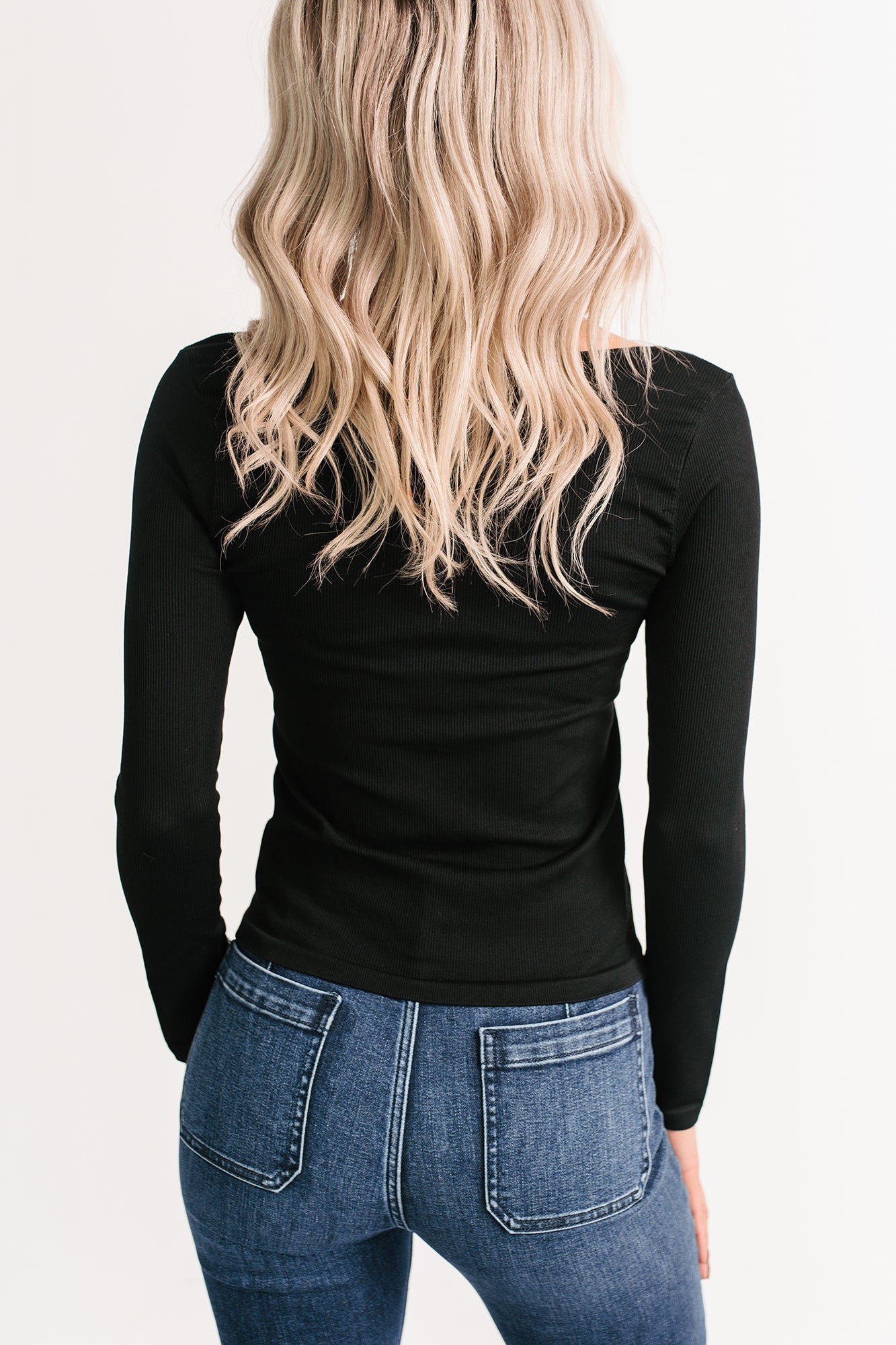 Natural Glow Scoop Neck Ribbed Top (Black)