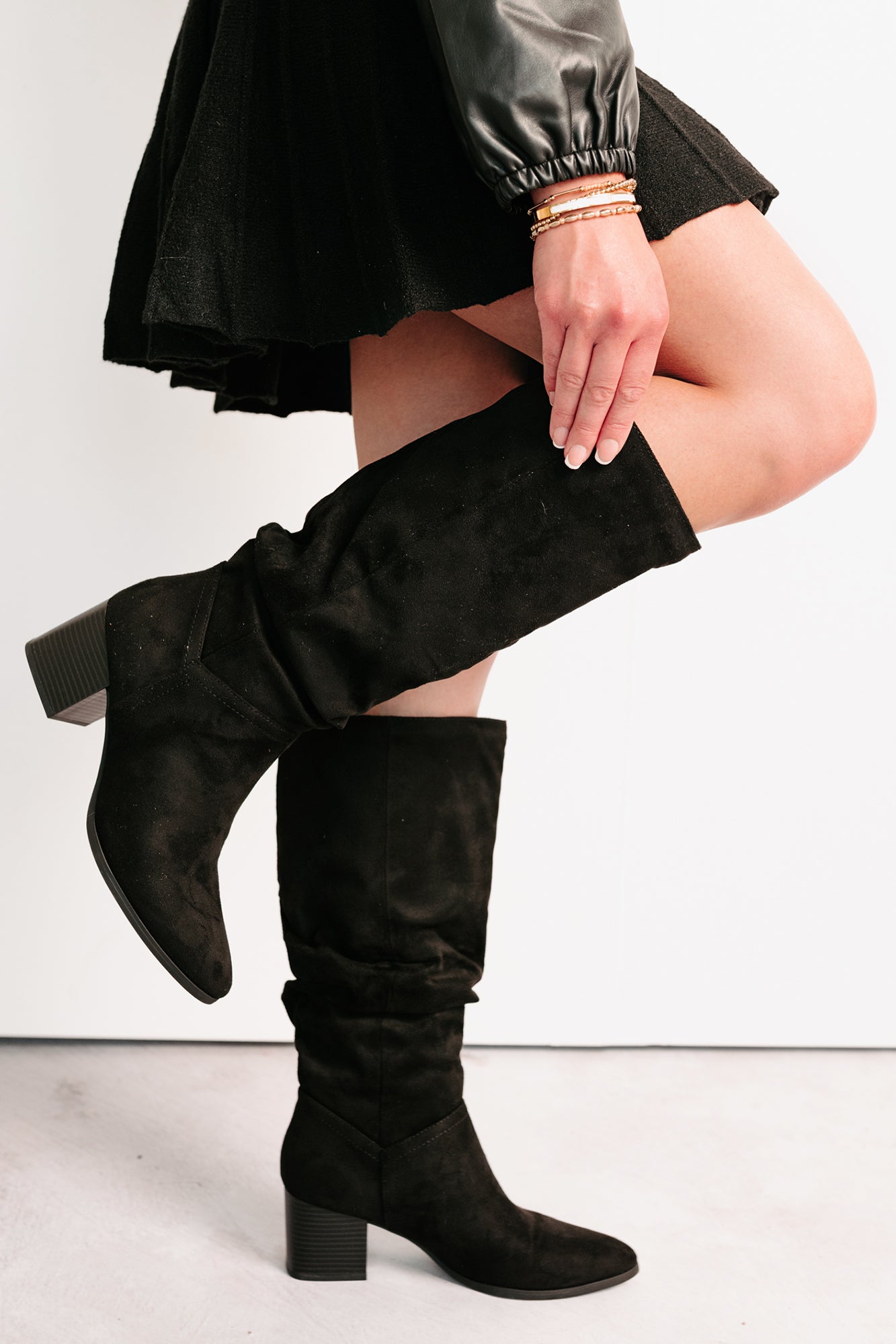 Bare & Bold Chunky Heel Faux Suede Boots (Black)