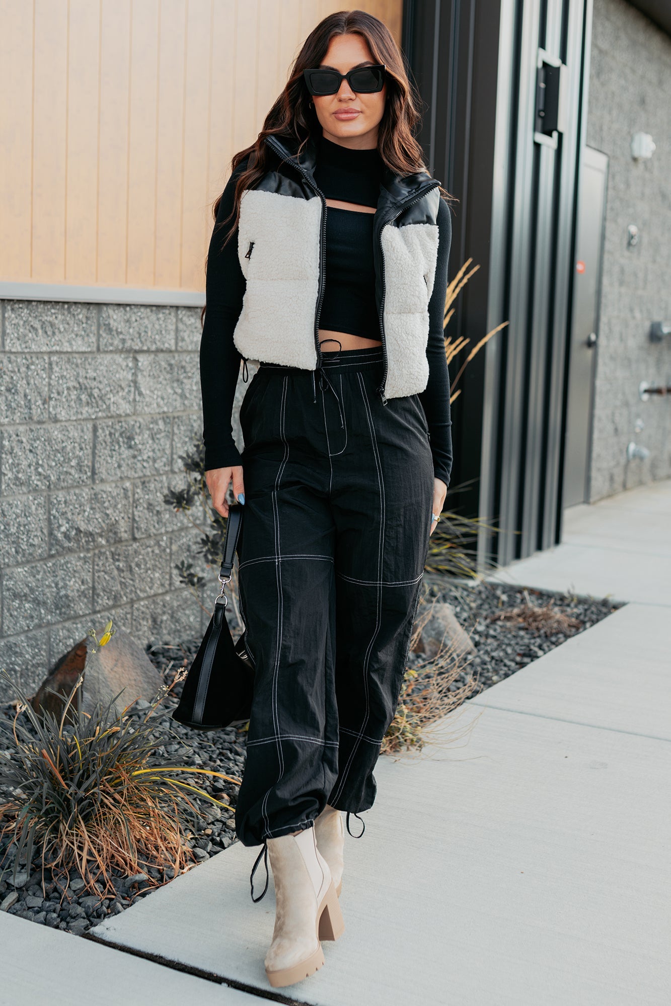 No Plot Needed Parachute Jogger Pants (Black)