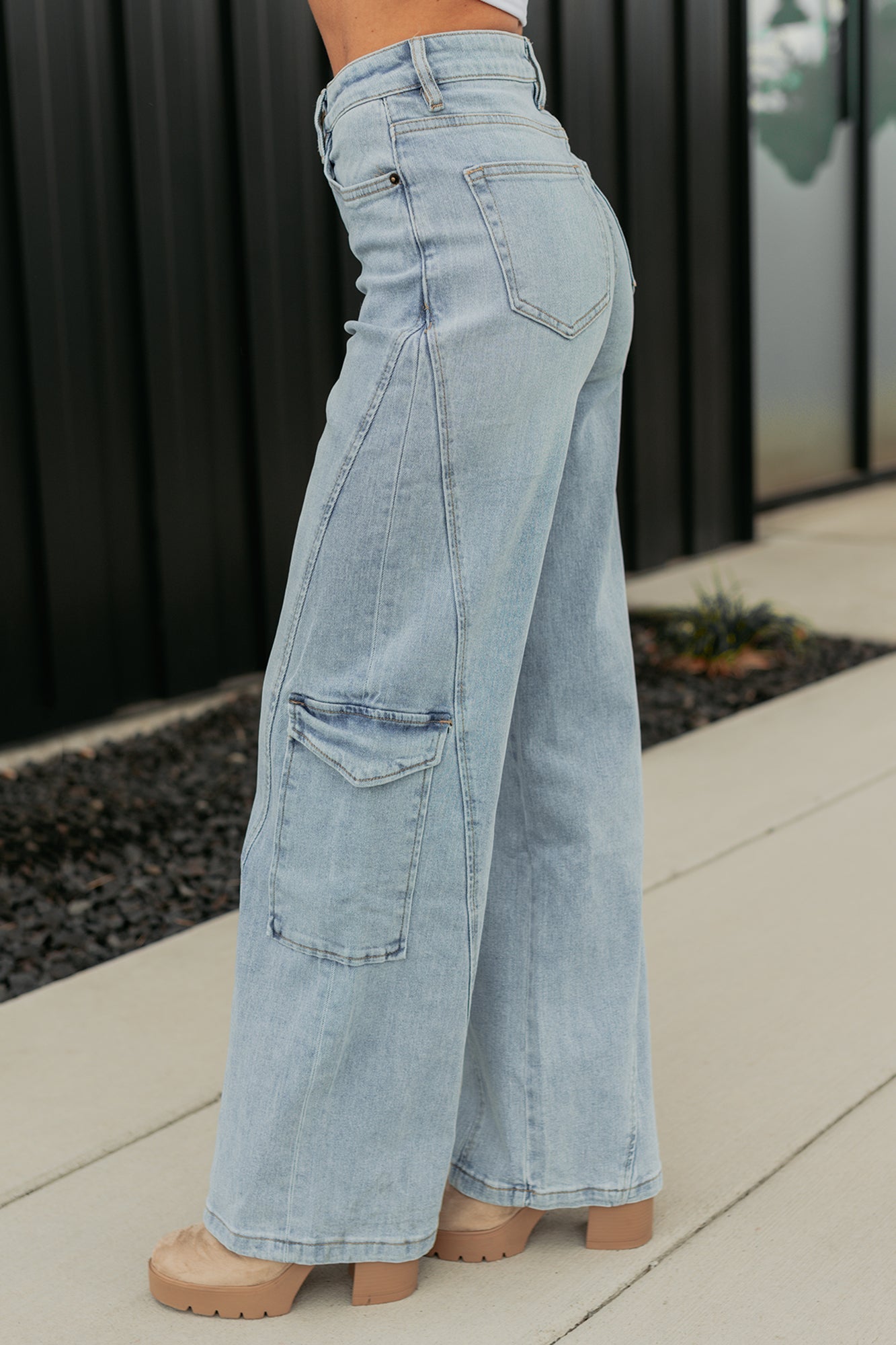 Crosby Wide Leg Mica Denim Cargo Jeans (Light Wash)