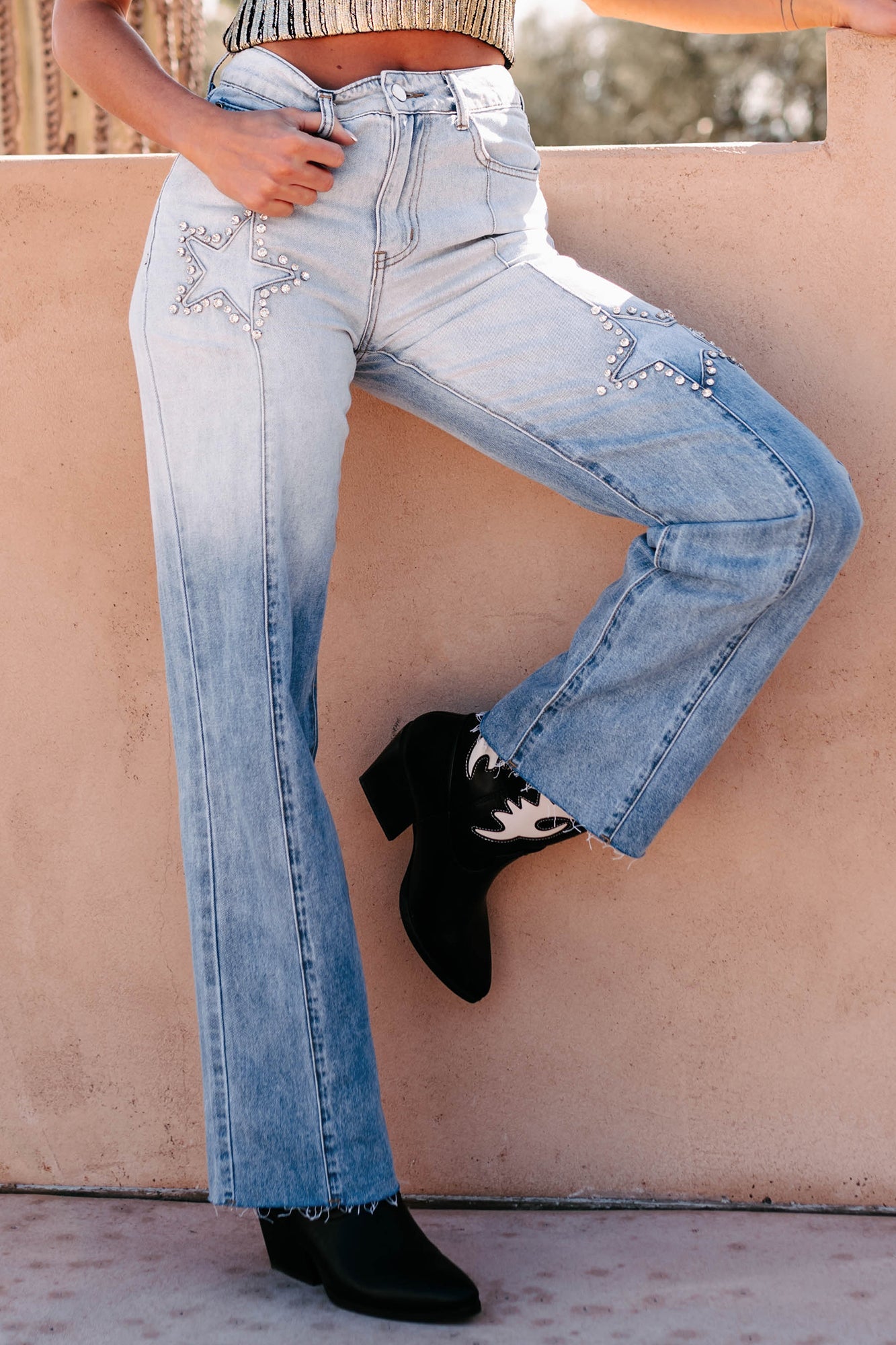DOORBUSTER Evianna Mid-Rise Rhinestone Star Straight Leg Jeans (Light Wash)