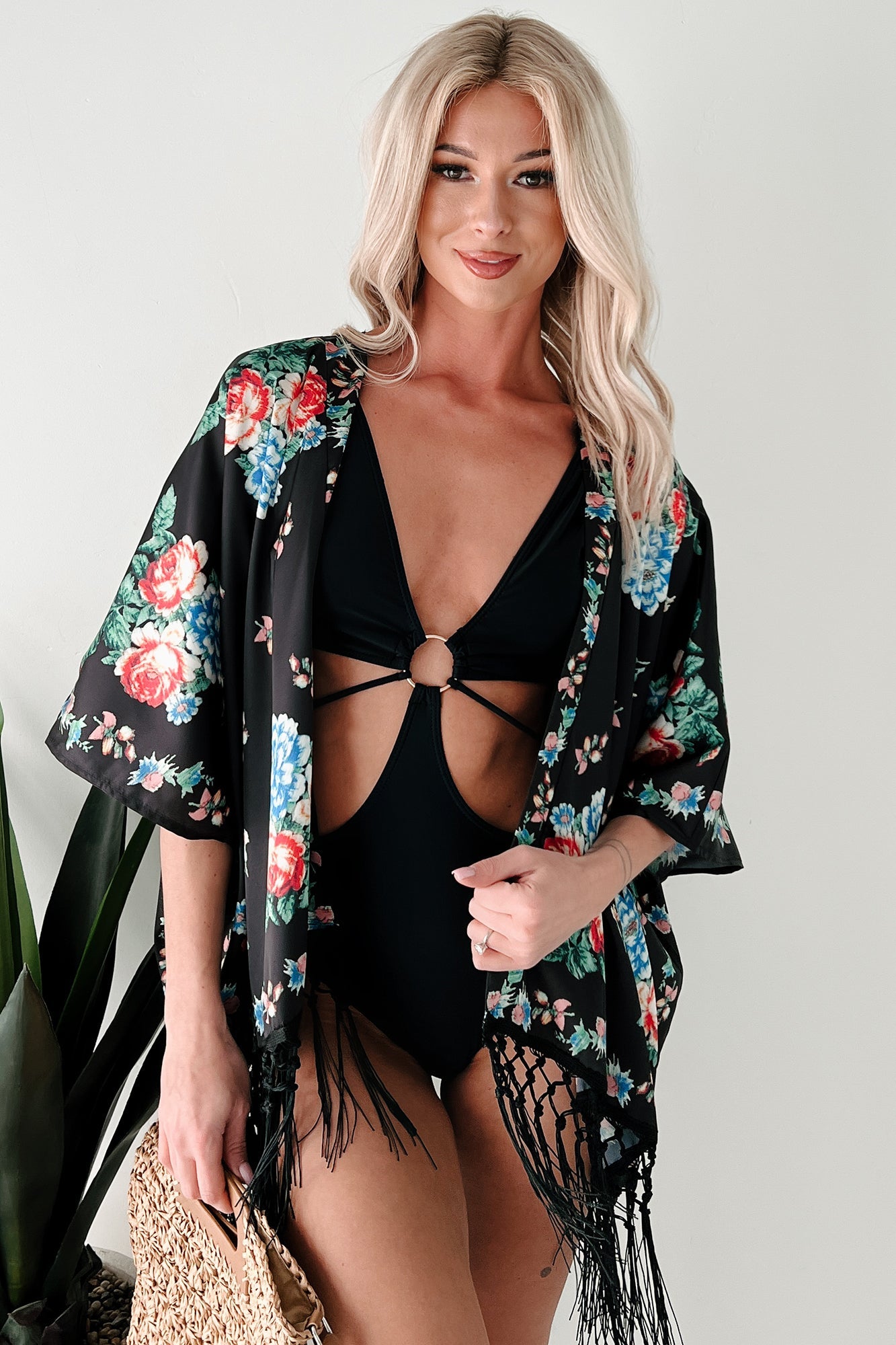 Like A Blooming Rose In Spring Floral Kimono Shawl (Black)