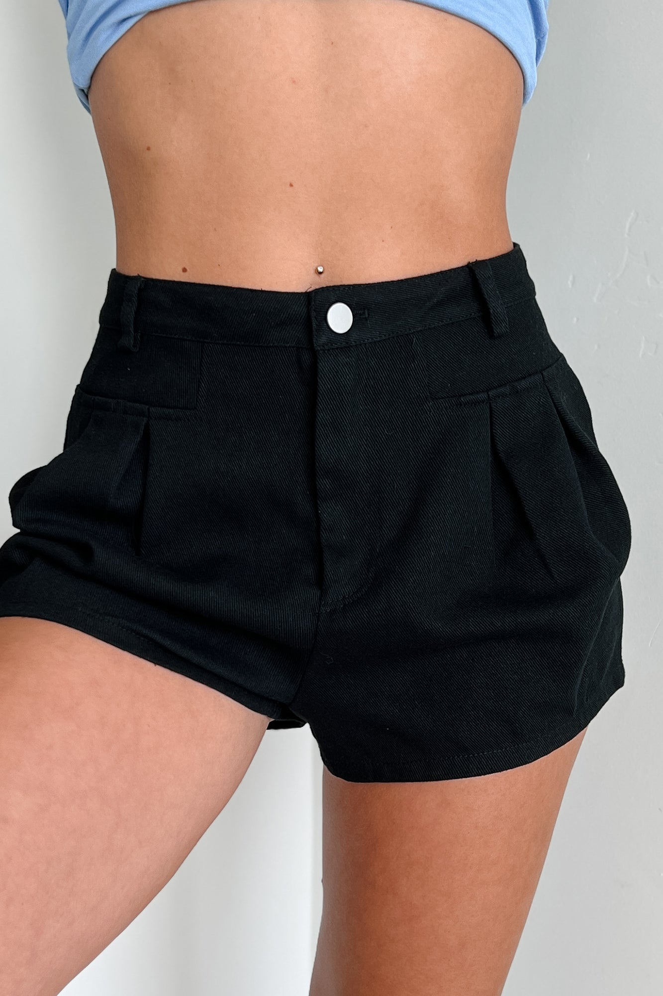 No One To Blame Pleated Denim Shorts (Black)