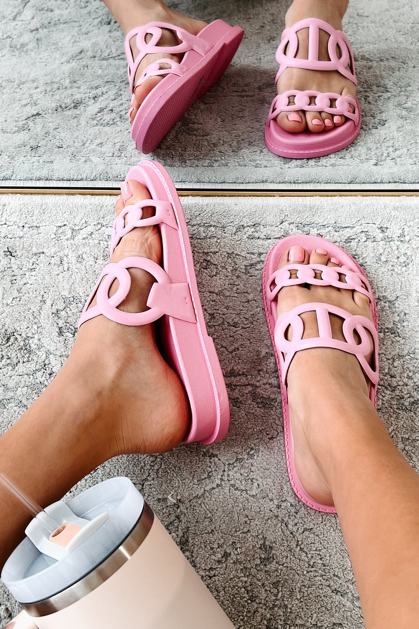 I've Been Everywhere Chain Motif Sandals (Pink)