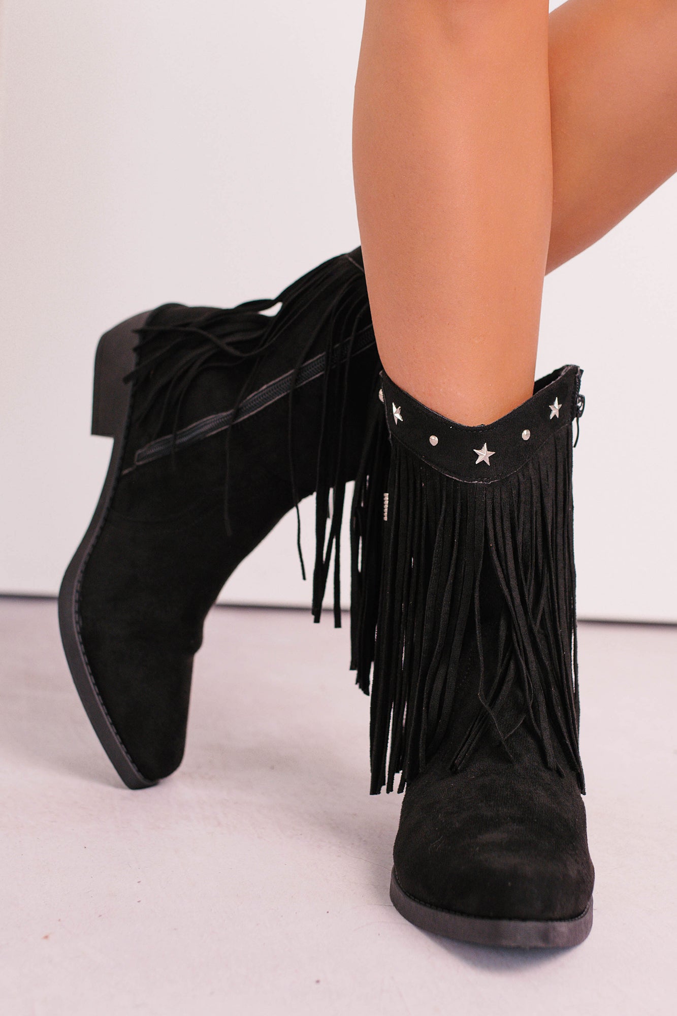Denim & Daisies Tassel Western Booties (Black)