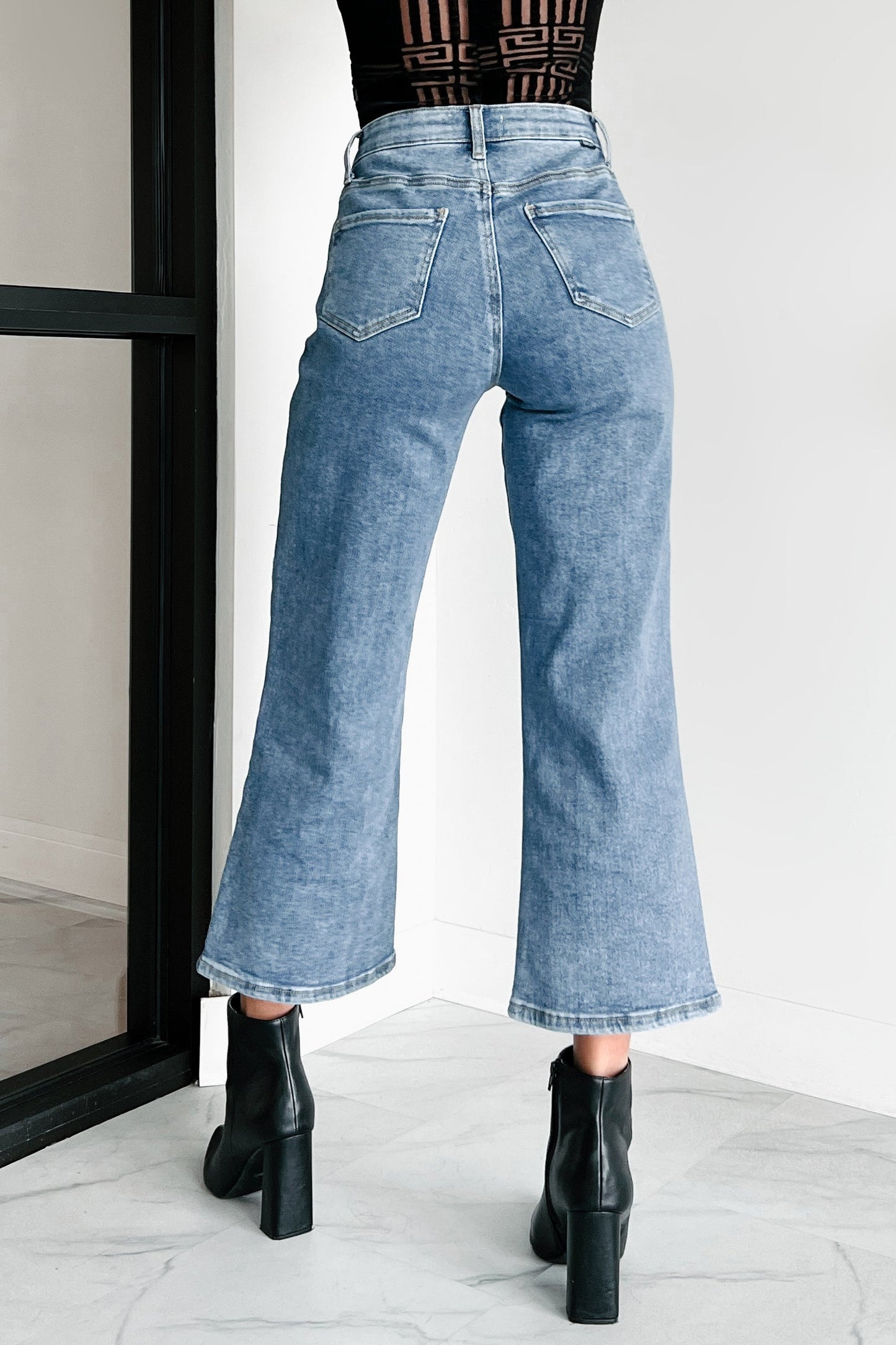 Bennie High Rise Tummy Control Special A Wide Crop Jeans (Light)
