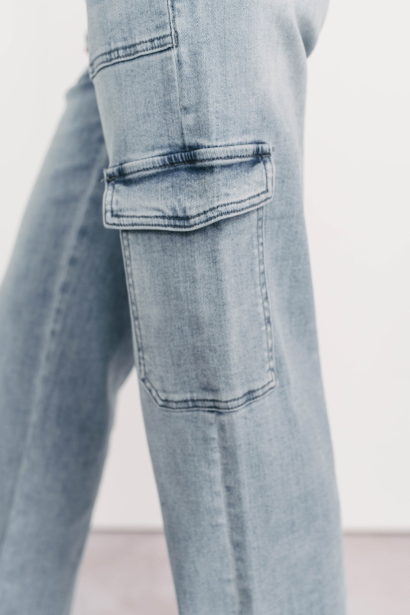 Callum Wide Leg Cargo Mica Denim Jeans (Light)