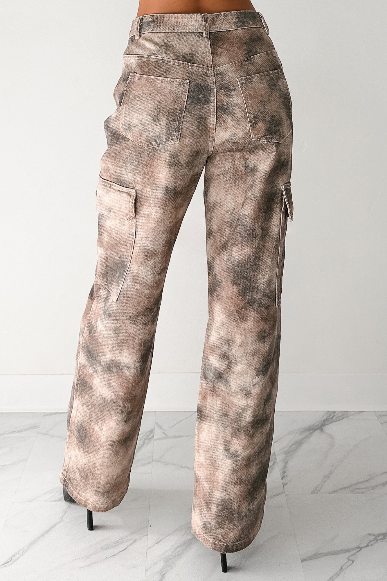Edgy Attitude Smokey Print Cargo Jeans (Taupe Grey)