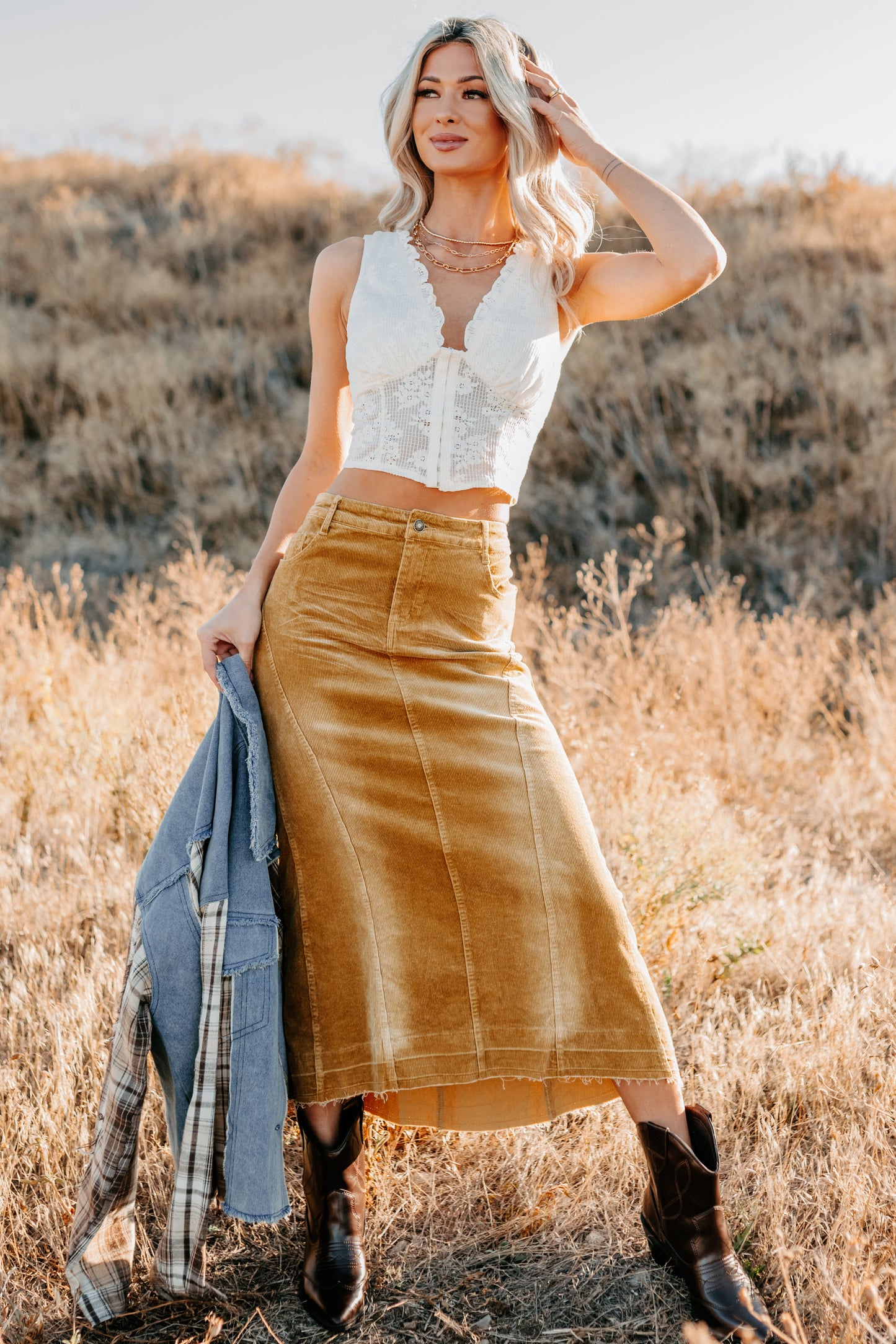 Dream In Gold Sleeveless Floral Lace Top (Cream)