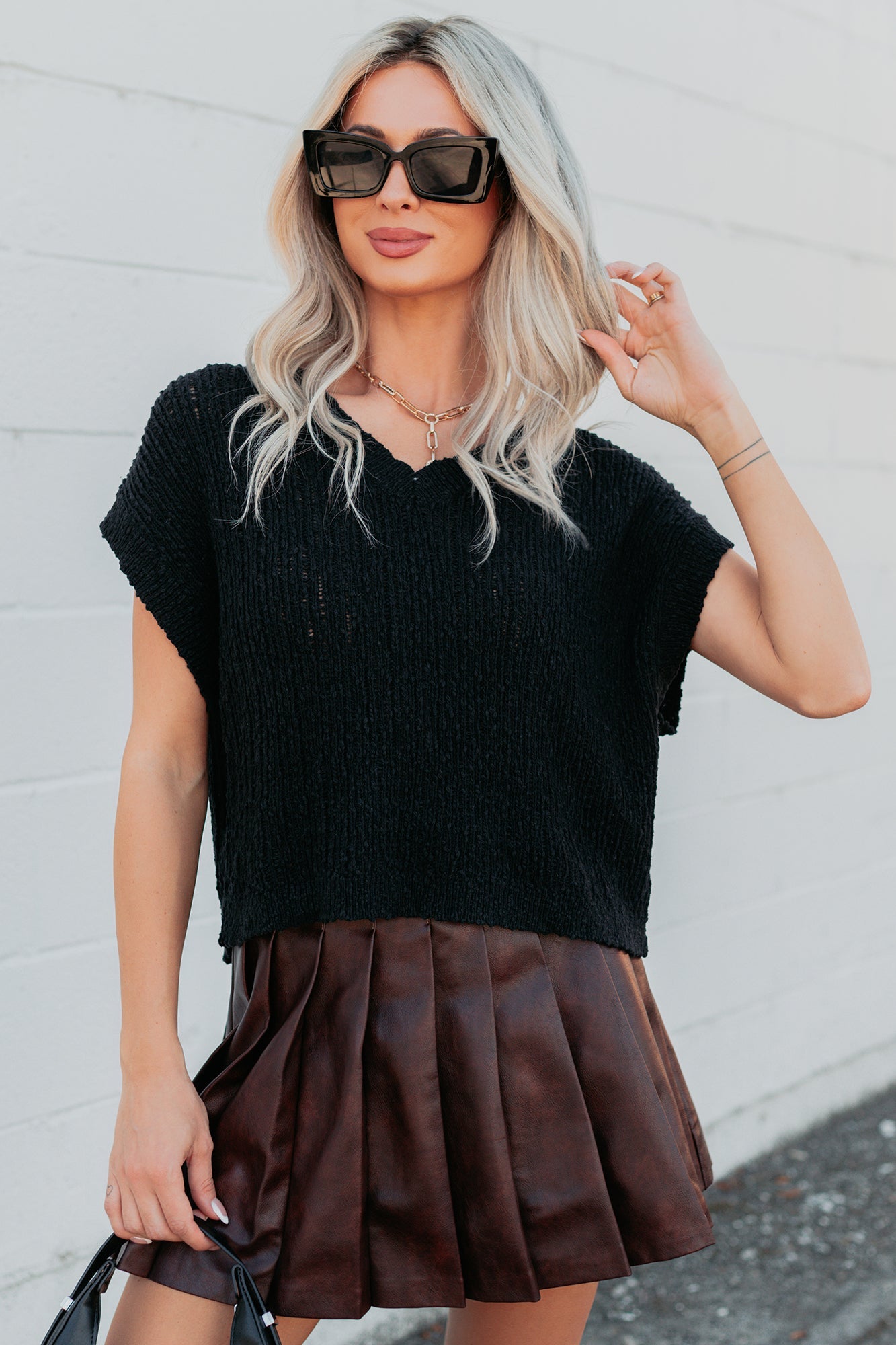 Coming Around Short Sleeve Sweater Top (Black)