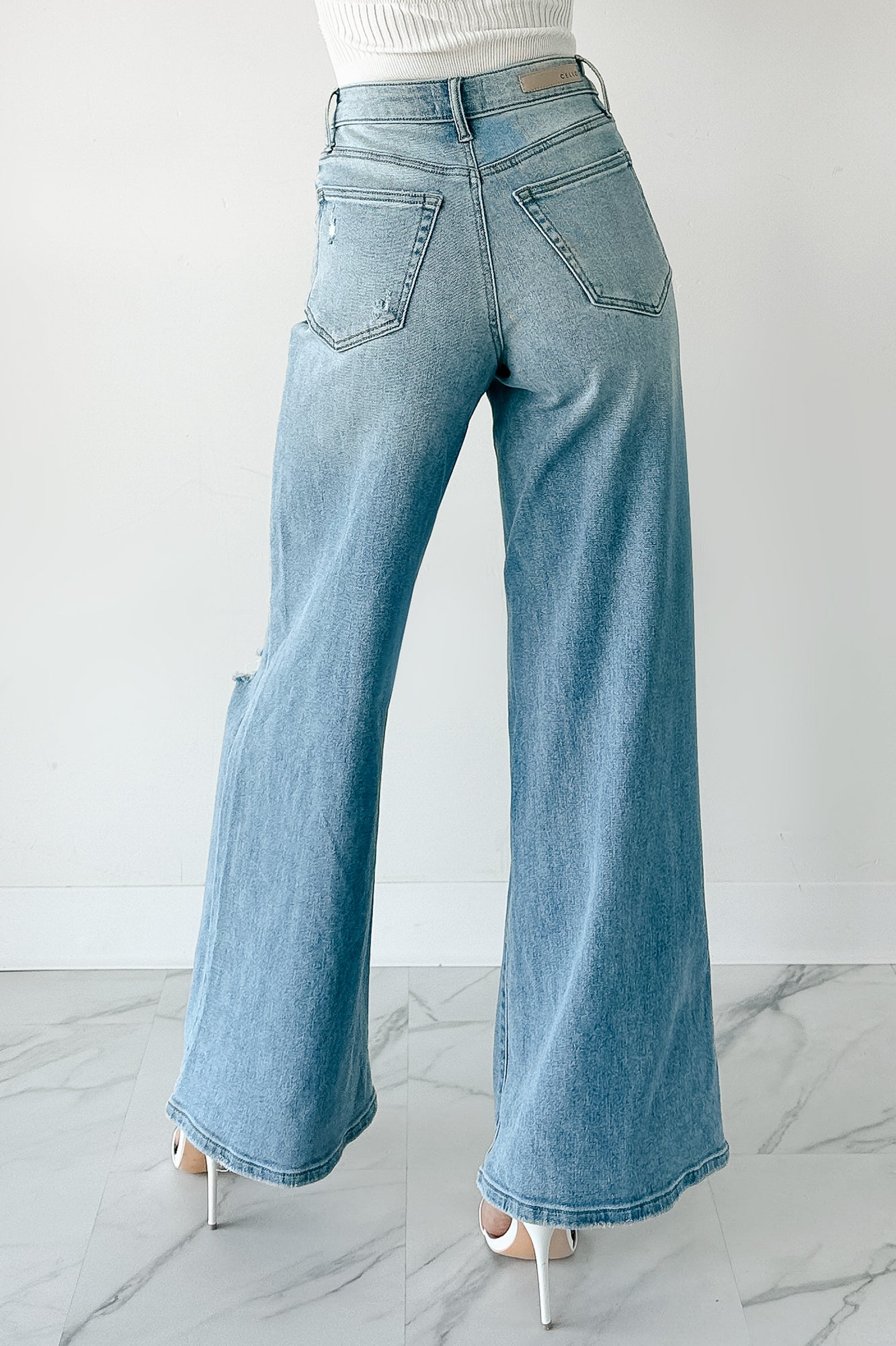 Jeremy High Rise Wide Leg Distressed Cello Jeans (Light)
