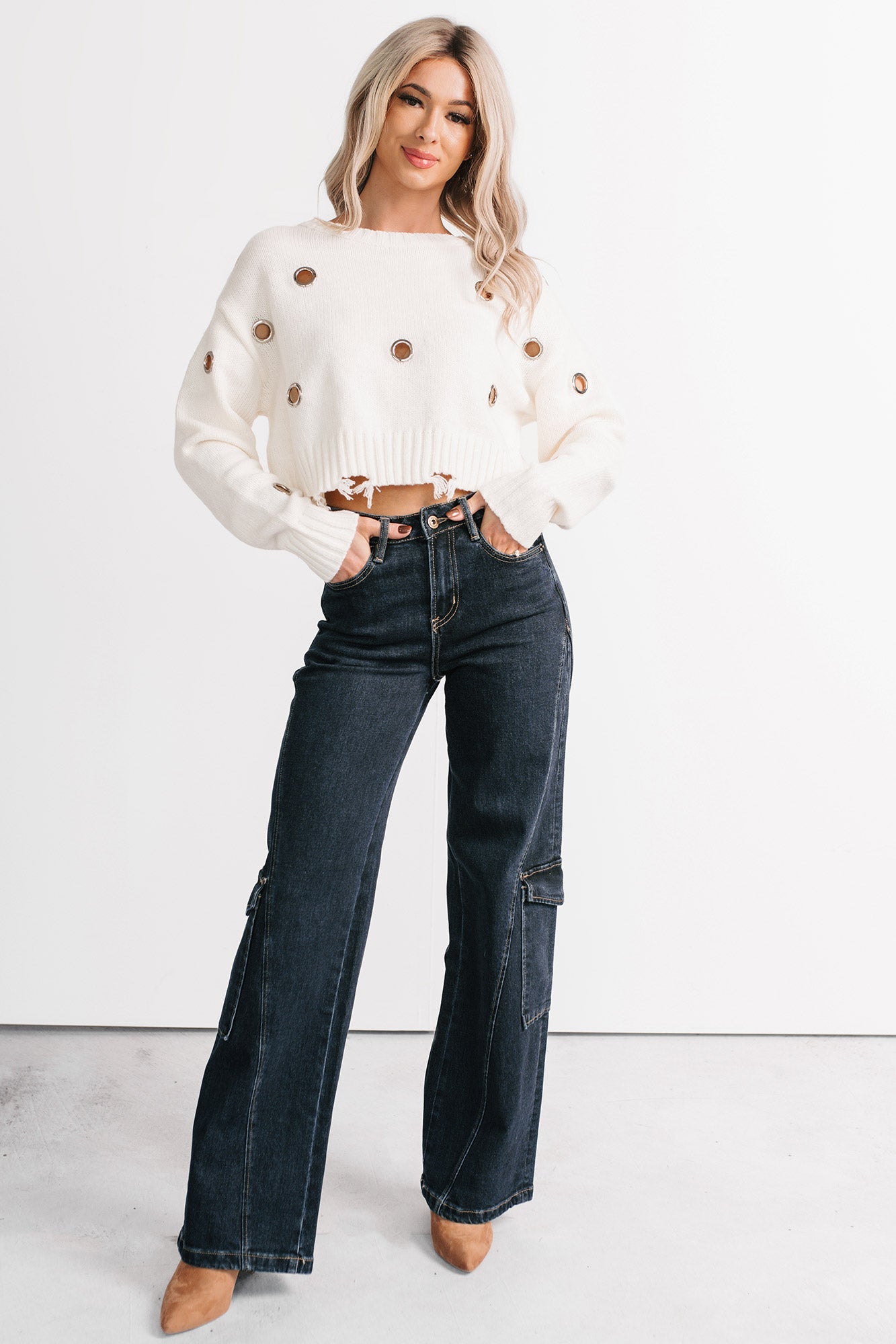 Winter Slow Distressed Grommet Sweater (Ivory)