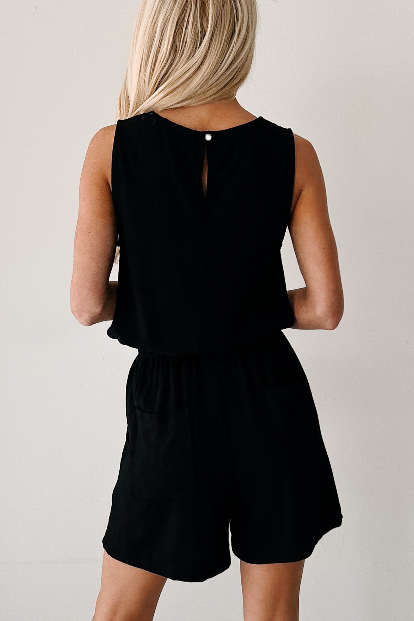 Earth Moments Sleeveless Linen Drawstring Top (Black)
