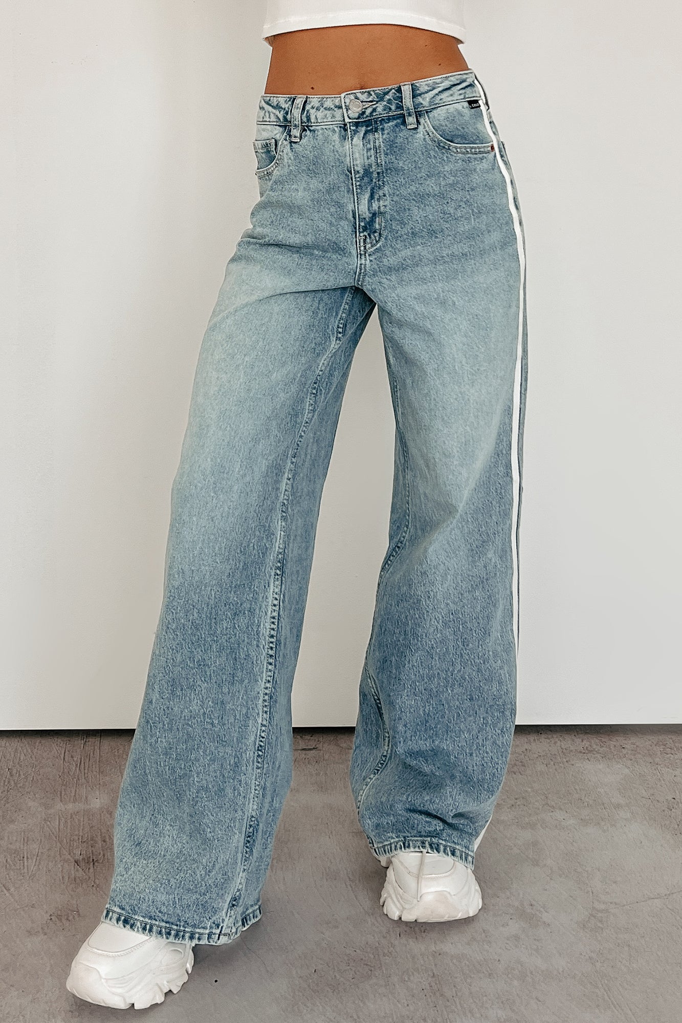 Lena Wide Leg Side Stripe Cello Jeans (Light)
