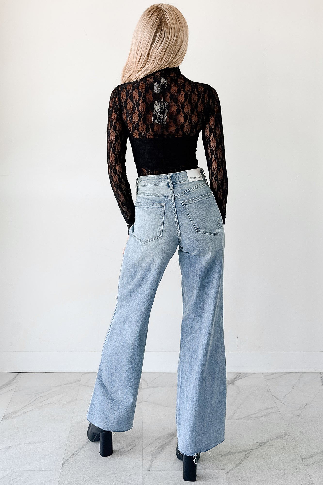 Gentle Spark Floral Lace Long Sleeve (Black)