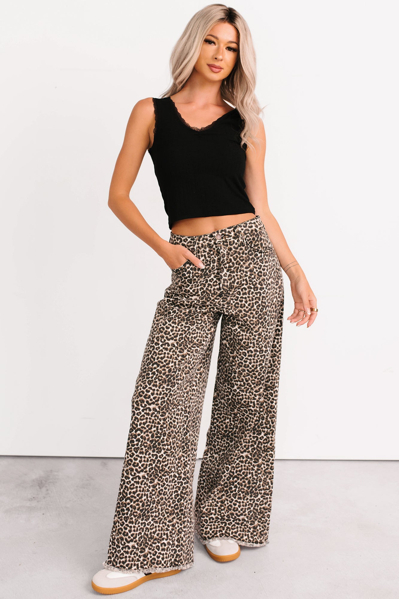 Bed Of Roses Ribbed Lace Trim Tank Top (Black)