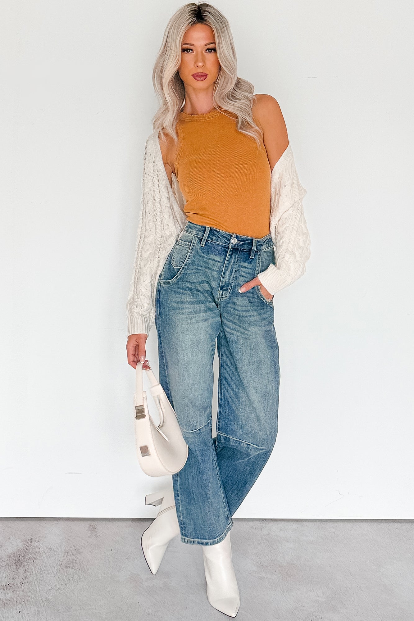 Everyday Escape Signature 8 Ribbed Tank Top (Camel)