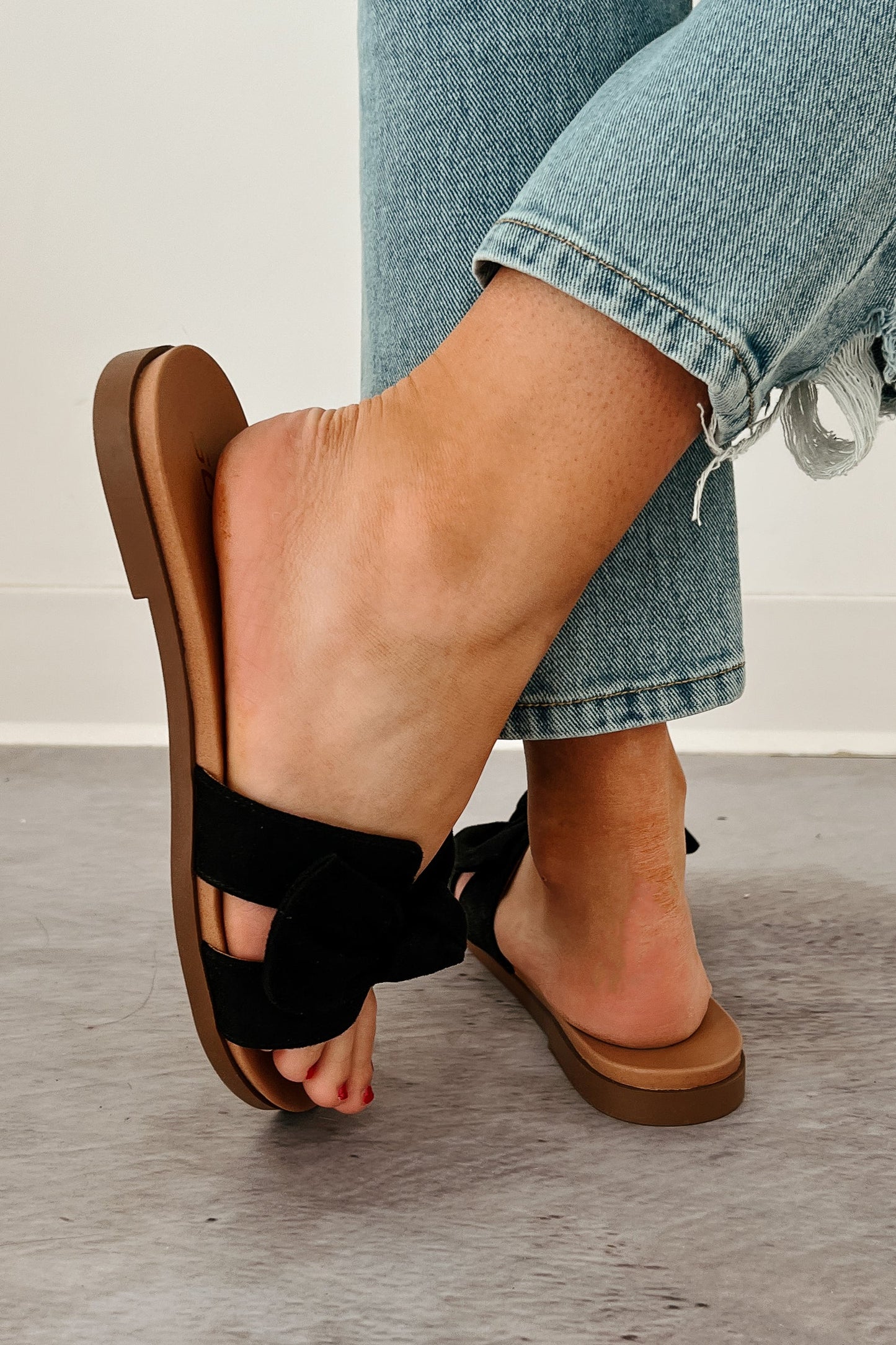 Glam Goals H Cut Bow Strap Sandals (Black)