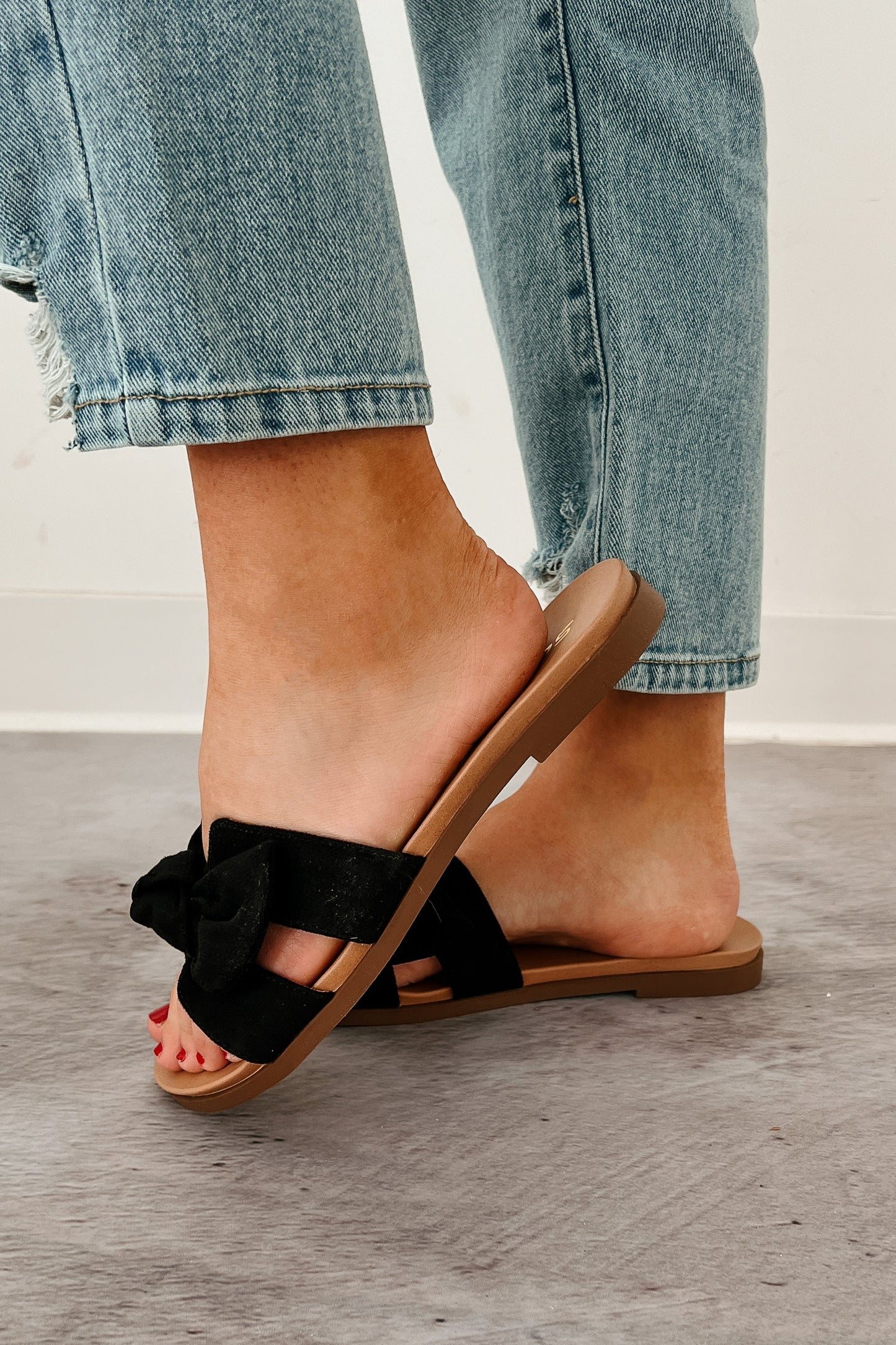 Glam Goals H Cut Bow Strap Sandals (Black)